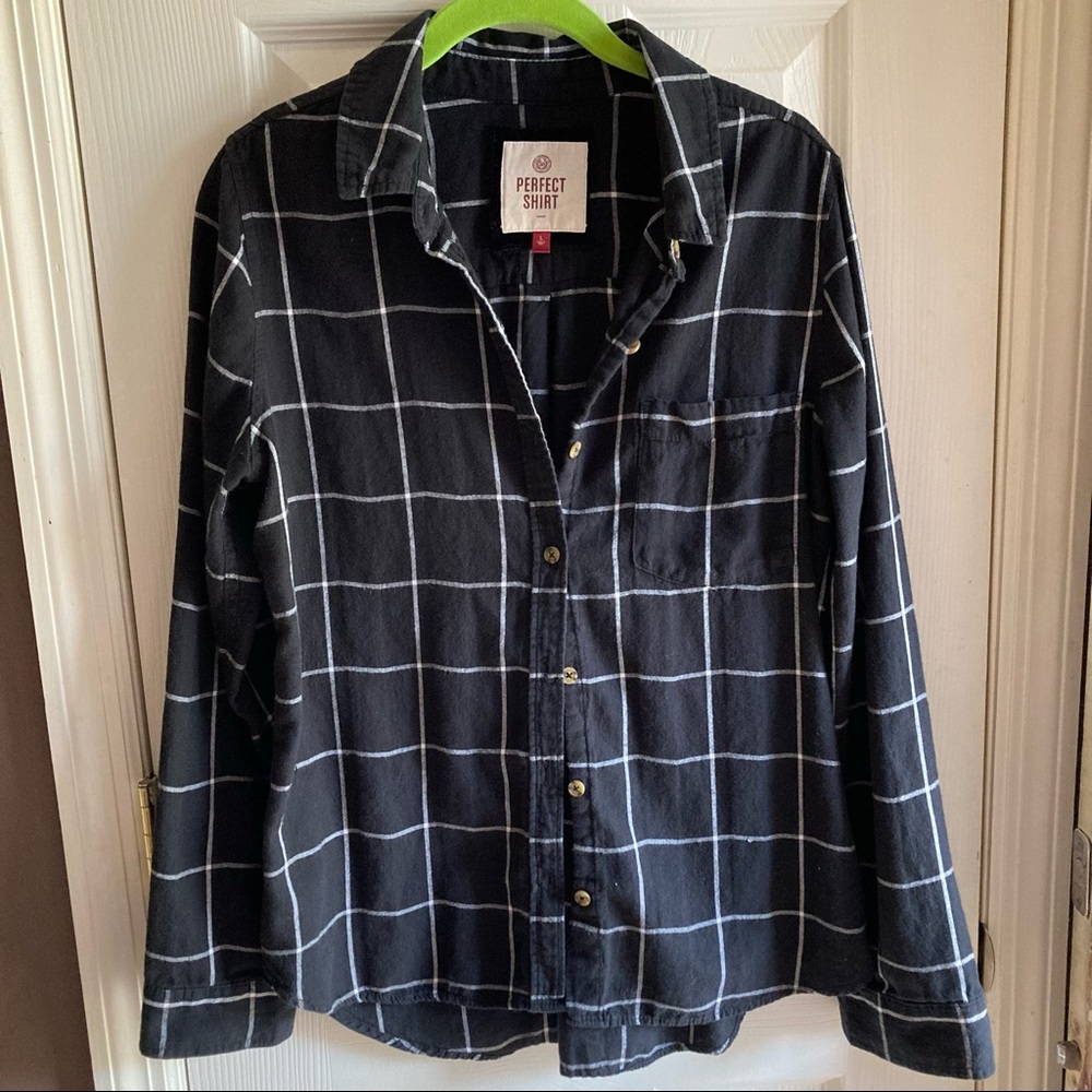 Women’s (L) “SO” Black White Striped Long Sleeved Button-Down